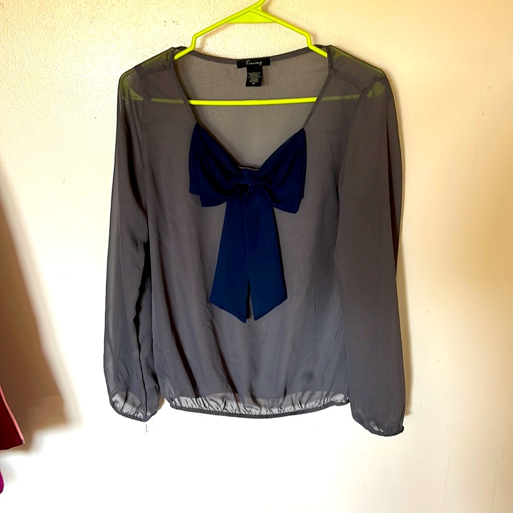 Light Weight Bow Blouse Medium